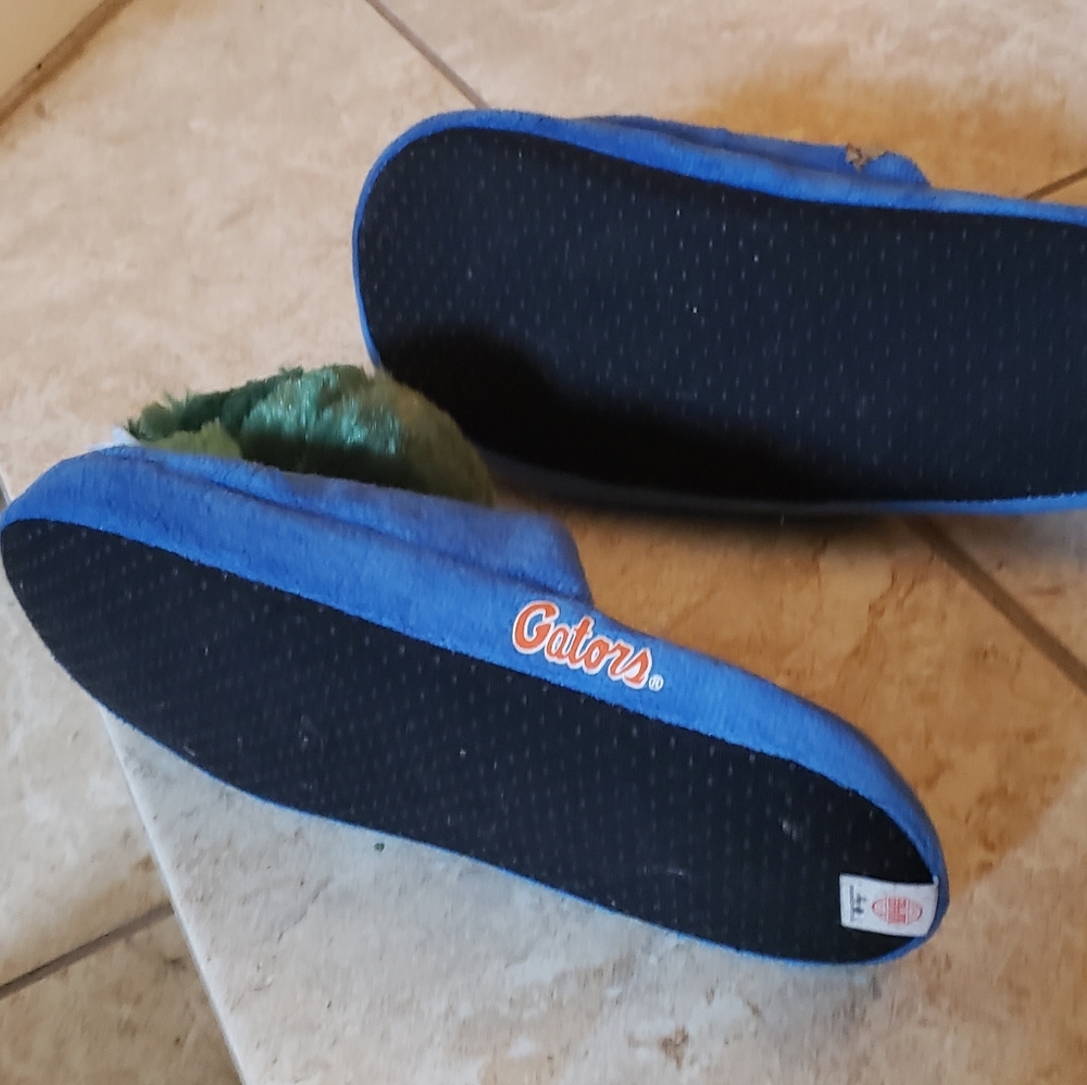 Slippers - Picture 4 of 5